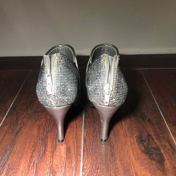 ‼️NEW‼️Sequenced Silver Platform Booties- NEW - Picture 3 of 5